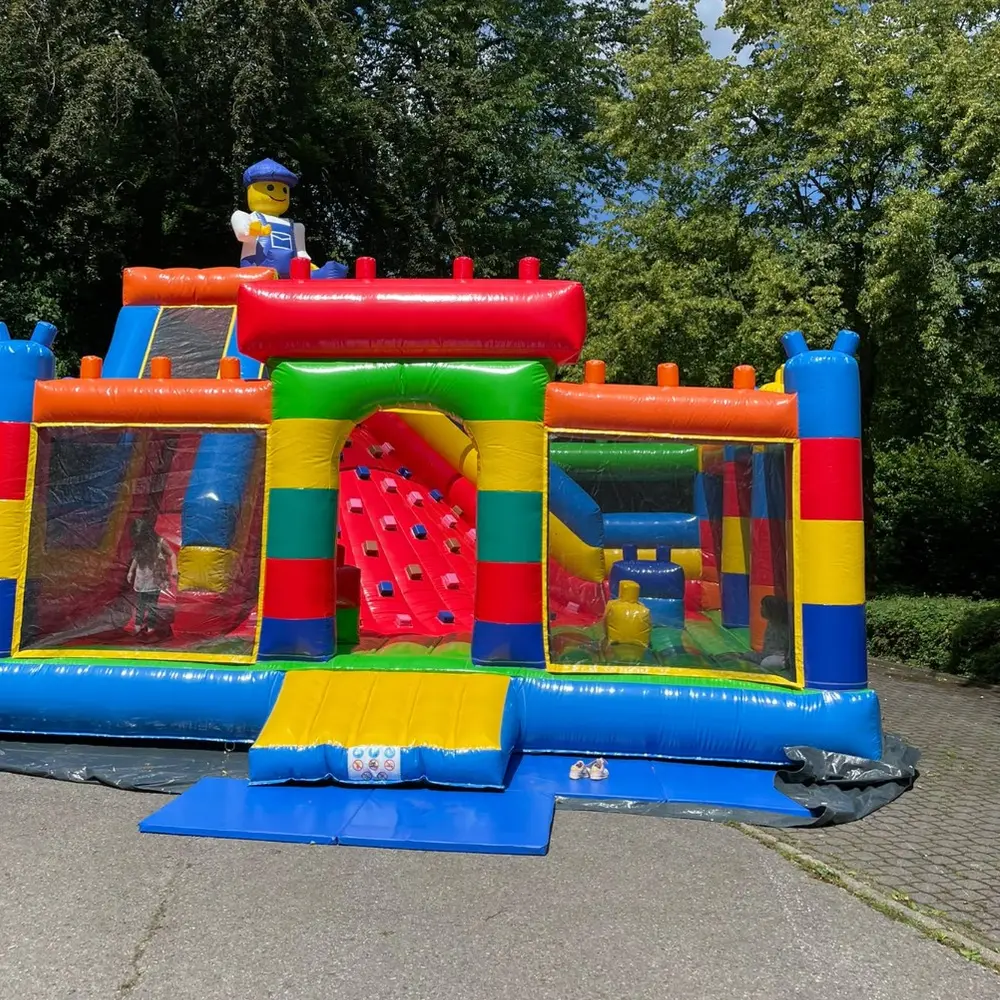Funland Hüpfburg mit Kletterwand und Rutschen