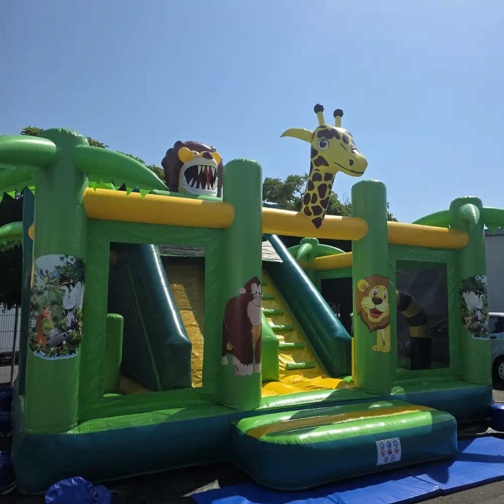 Multifun Jungle Hüpfburg für eine Veranstaltung im Kahlgrund