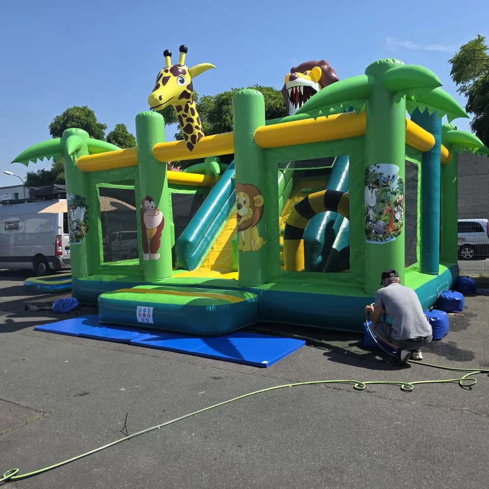 Multifun Jungle Hüpfburg zur Miete im Odenwald